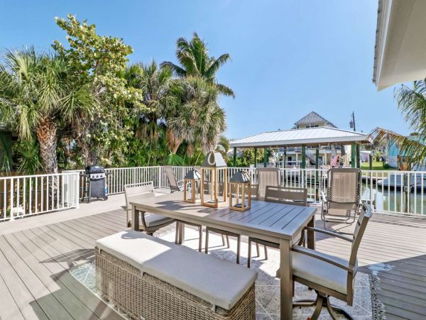 Fort Myers Vacation Home with Pool and Boat Dock