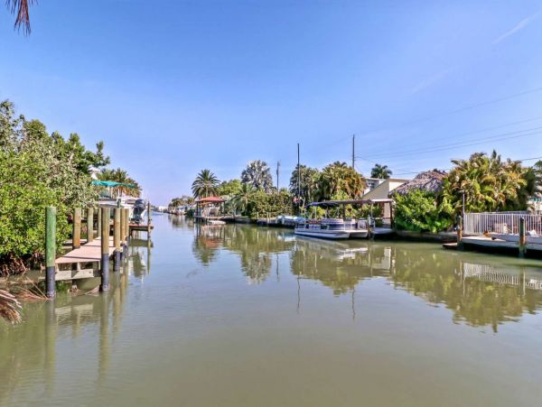 Fort Myers Vacation Home with Pool and Boat Dock