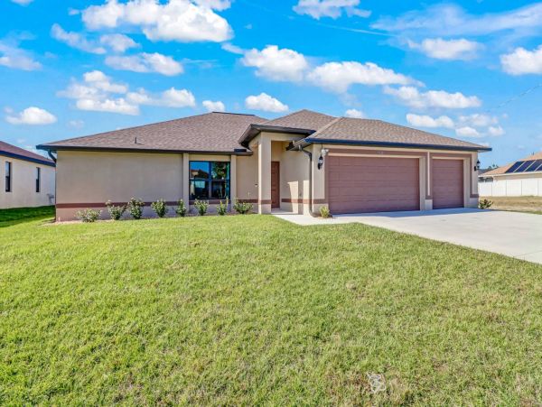Cape Coral Vacation Home Three Bedroom