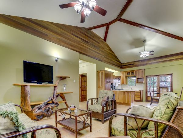 Ambergris Caye Home 1008171