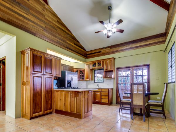 Ambergris Caye Home 1008171