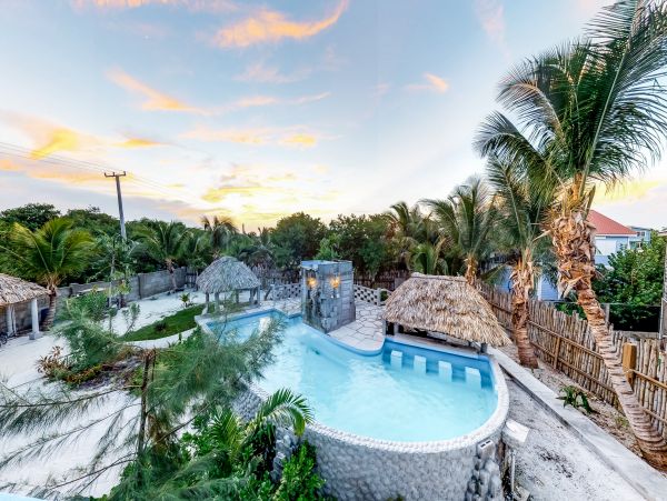 Ambergris Caye Home 1008176