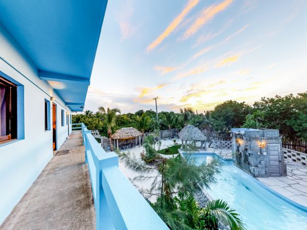Ambergris Caye Home 1008176