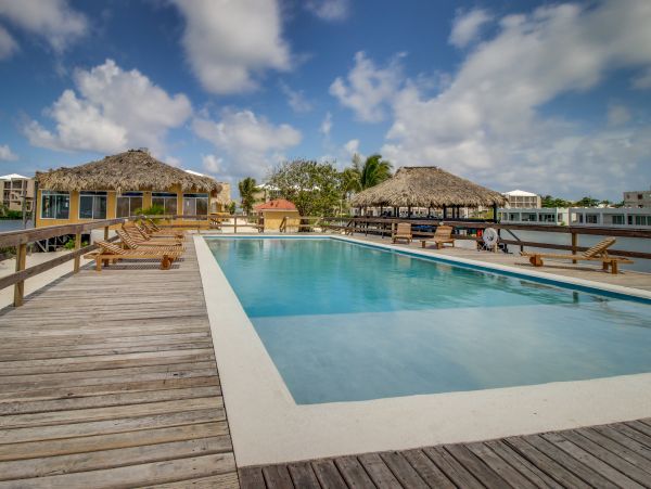 Ambergris Caye Home 1008177