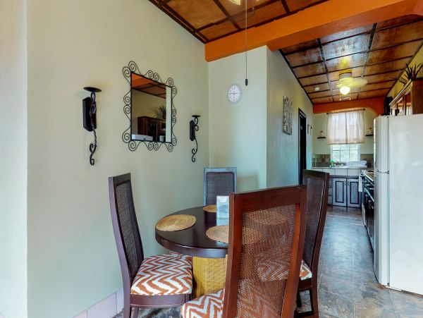 Ambergris Caye Home 1008186