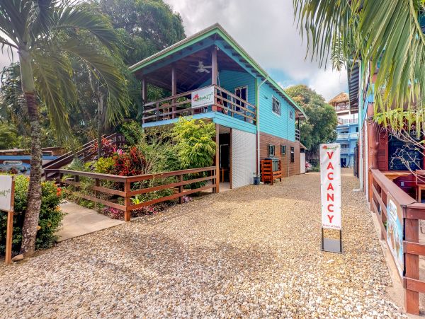 Ambergris Caye Home 1008188