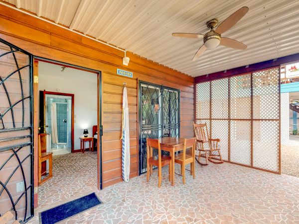 Ambergris Caye Home 1008188
