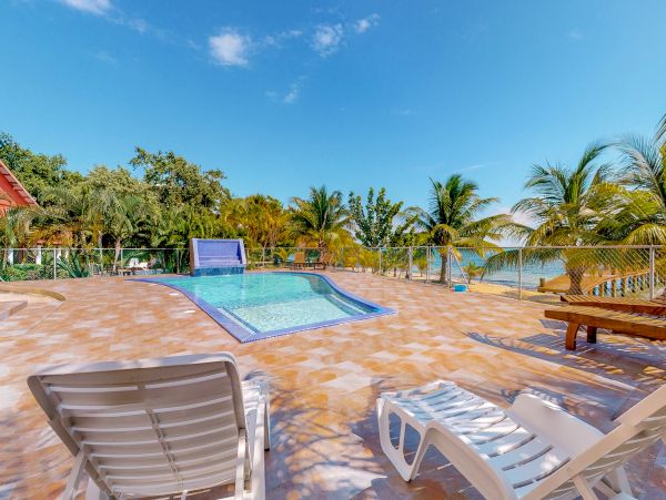 Ambergris Caye Home 1008195