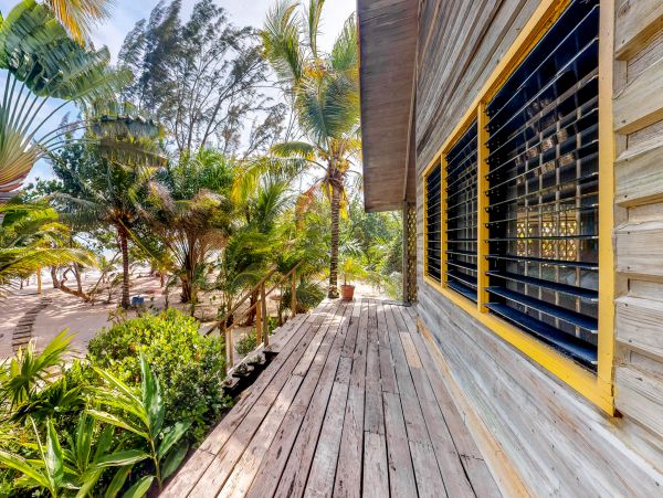 Ambergris Caye Home 1008197