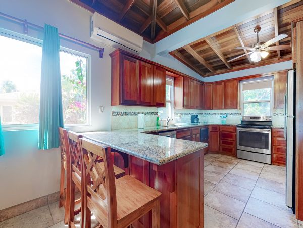 Ambergris Caye Home 1008198