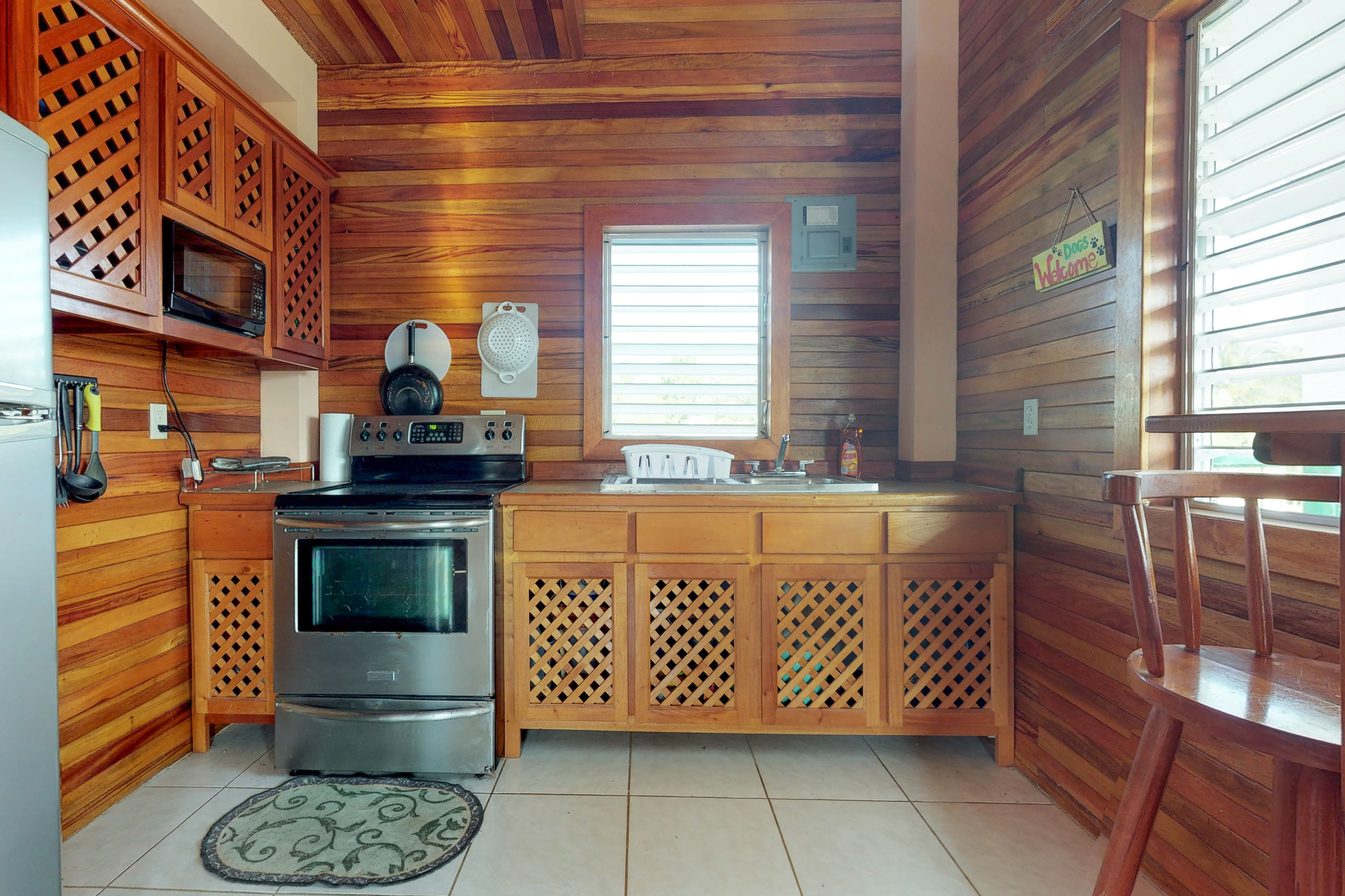 Ambergris Caye Home 1008210