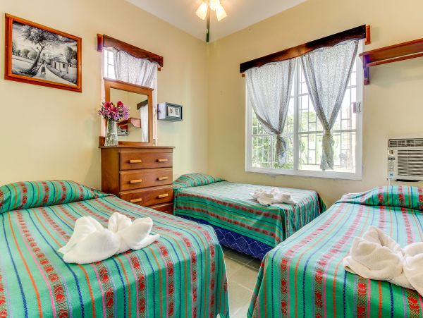 Ambergris Caye Home 1008216