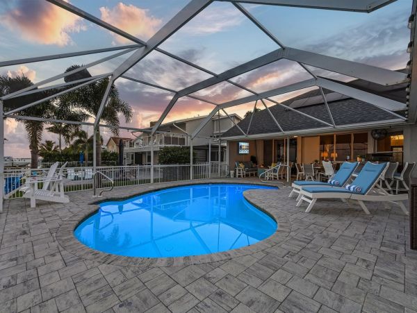 Cape Coral Luxury Vacation Rental  4-Bedroom Gulf Coast Pool Home