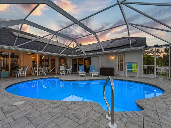 Cape Coral Luxury Vacation Rental  4-Bedroom Gulf Coast Pool Home