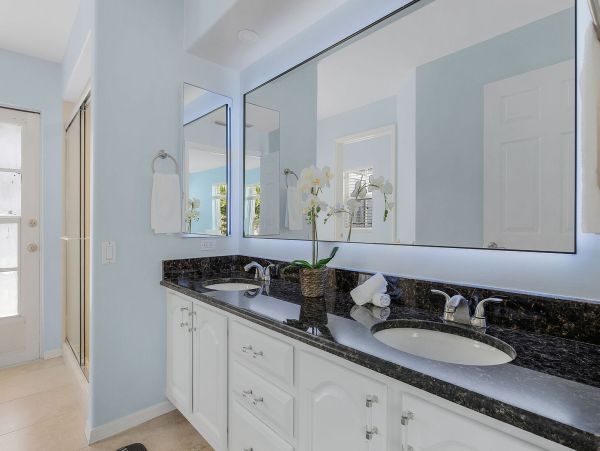 Cape Coral Luxury Vacation Rental  4-Bedroom Gulf Coast Pool Home
