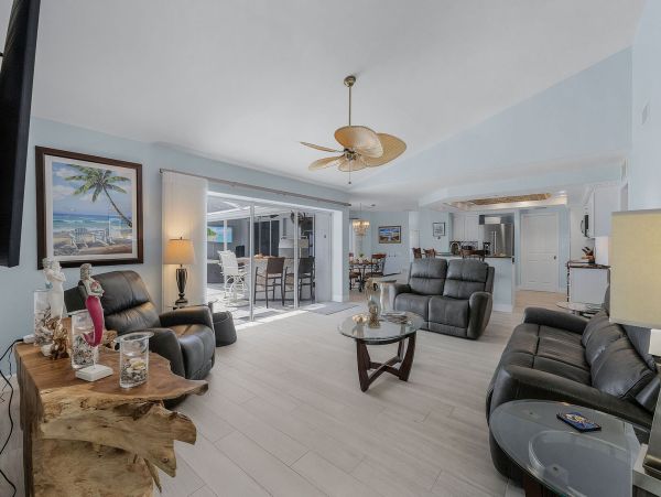 Cape Coral Luxury Vacation Rental  4-Bedroom Gulf Coast Pool Home