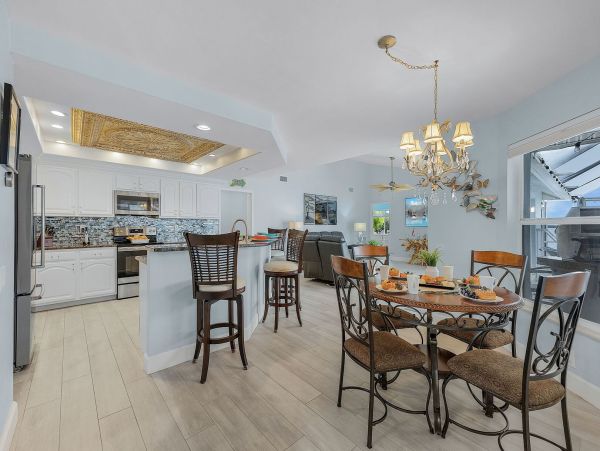 Cape Coral Luxury Vacation Rental  4-Bedroom Gulf Coast Pool Home