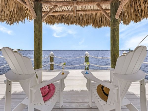 Cape Coral Luxury Vacation Rental  4-Bedroom Gulf Coast Pool Home