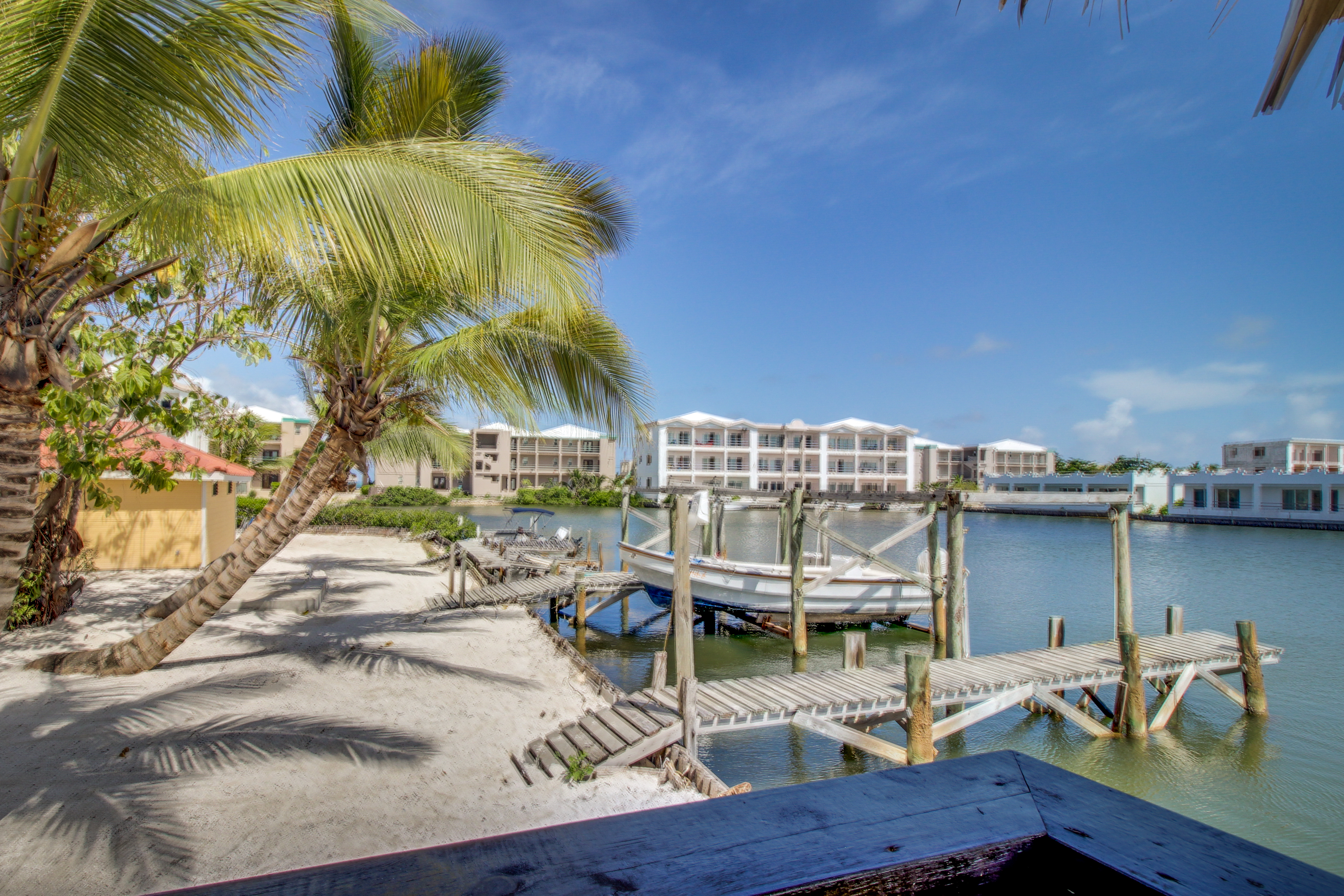 Ambergris Caye Home 1008223