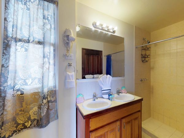 Ambergris Caye Home 1008229