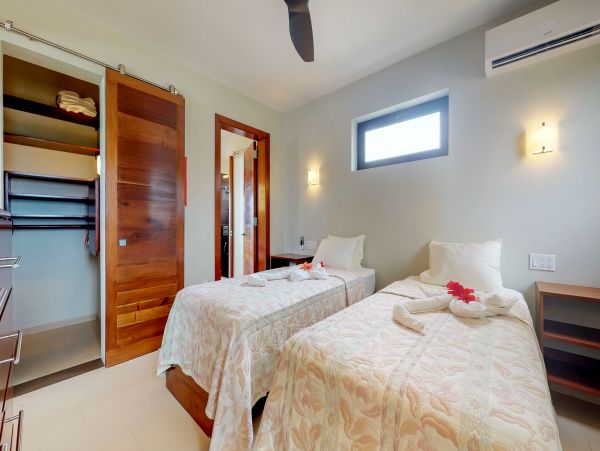Ambergris Caye Home 1008238