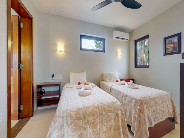 Ambergris Caye Home 1008238