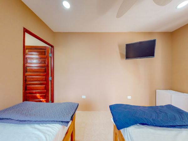 Ambergris Caye Home 1008240