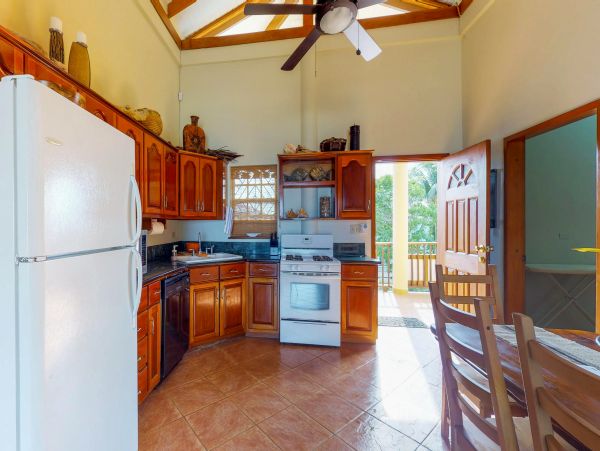 Ambergris Caye Home 1008242
