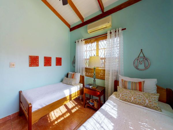 Ambergris Caye Home 1008242