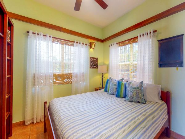 Ambergris Caye Home 1008242
