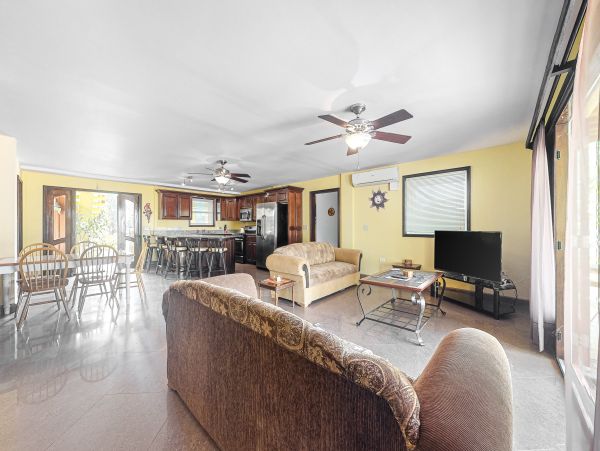 Ambergris Caye Home 1008249