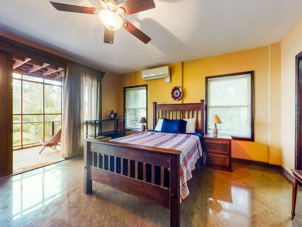 Ambergris Caye Home 1008249