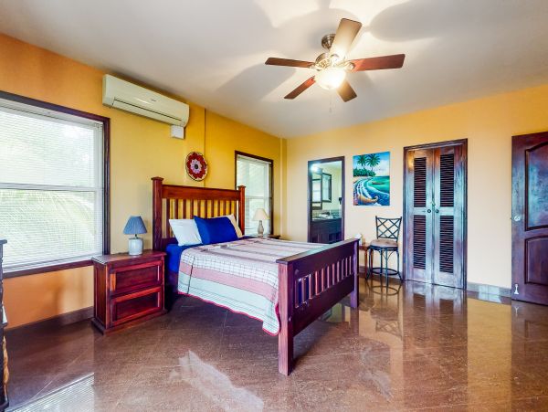 Ambergris Caye Home 1008249