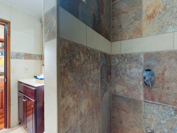 Ambergris Caye Home 1008250