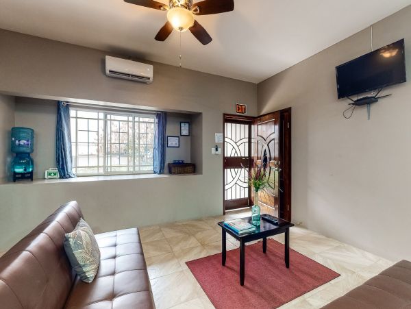 Ambergris Caye Home 1008253