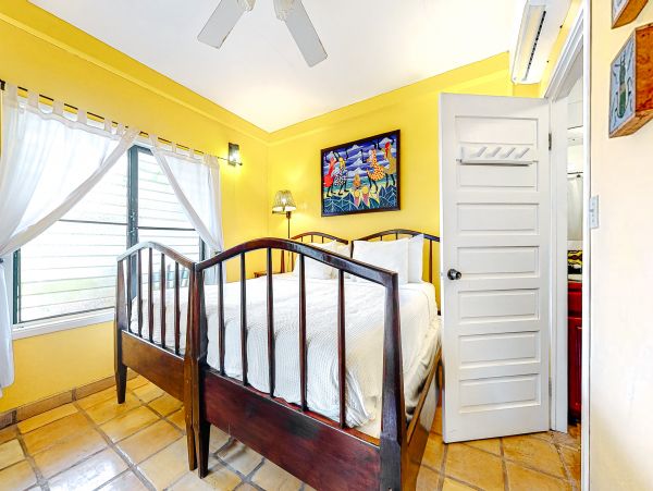 Ambergris Caye Home 1008257