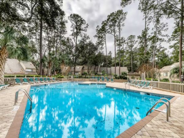 Beautiful Hilton Head Vacation Condo Near Beach with Pool