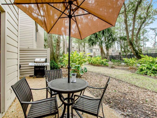 Beautiful Hilton Head Vacation Condo Near Beach with Pool