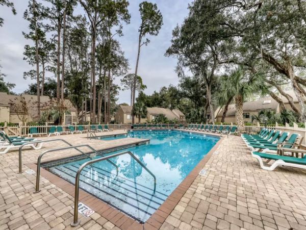 Beautiful Hilton Head Vacation Condo Near Beach with Pool