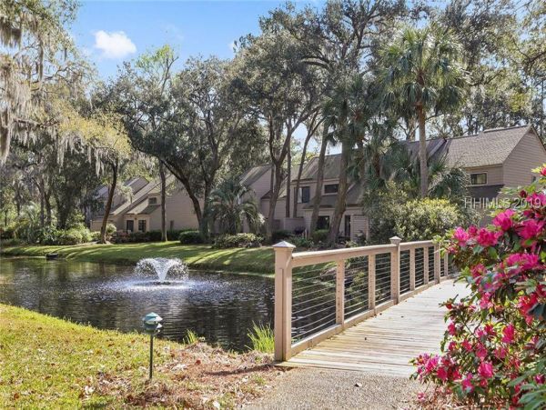 Beautiful Hilton Head Vacation Condo Near Beach with Pool