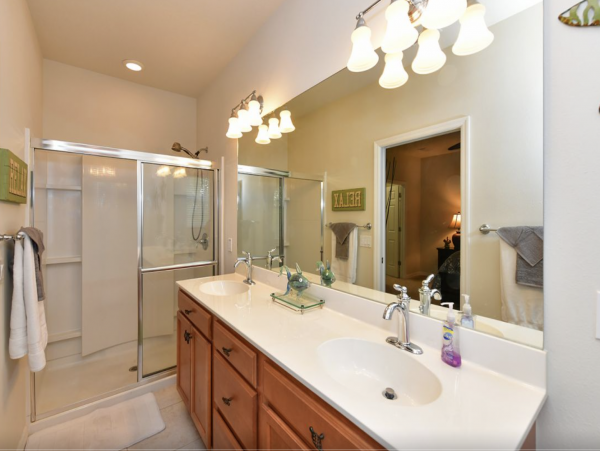 Sarasota Town Home Pool, Amenities & Style