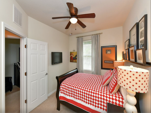Sarasota Town Home Pool, Amenities & Style