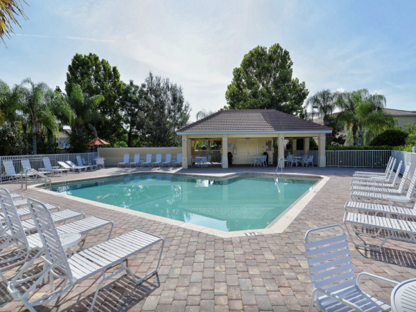 Sarasota Town Home Pool, Amenities & Style