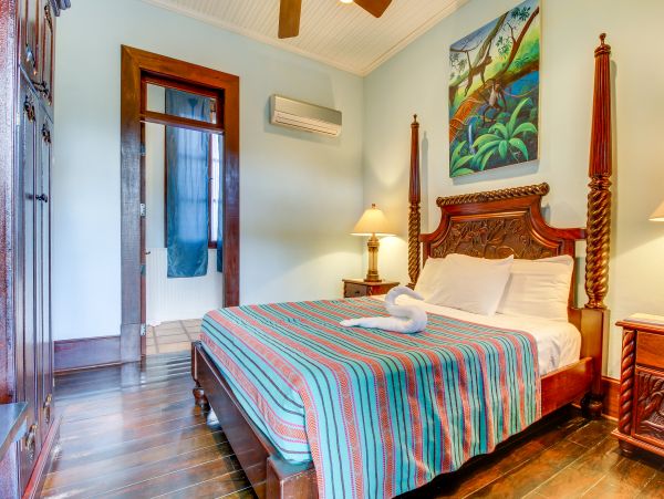 Ambergris Caye Home 1008277