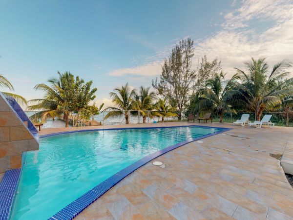 Ambergris Caye Home 1008283