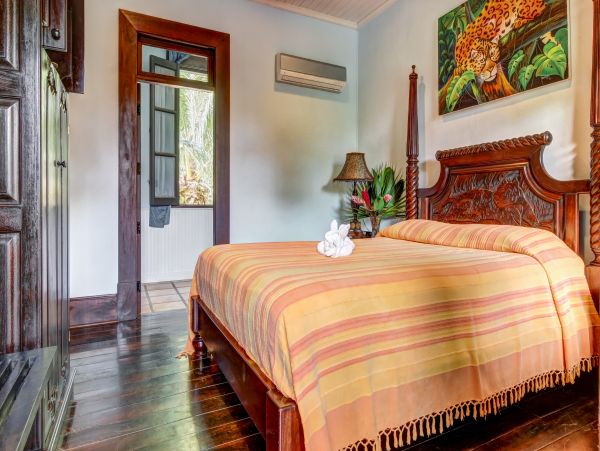 Ambergris Caye Home 1008285