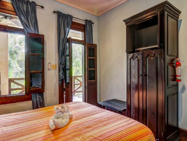Ambergris Caye Home 1008285