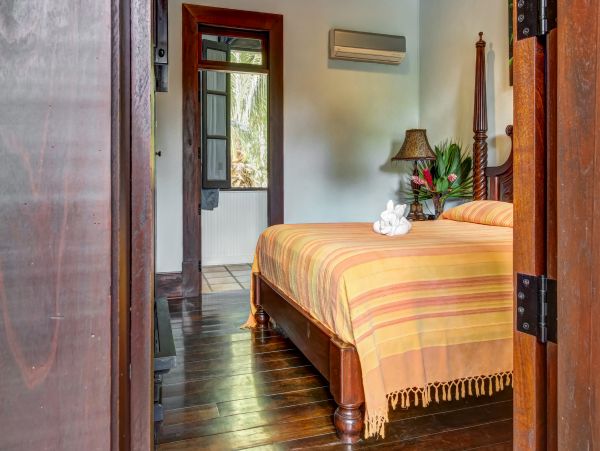 Ambergris Caye Home 1008285