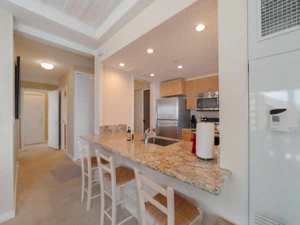 Beautiful Kaanapali Vacation Condo Beachfront With Pool