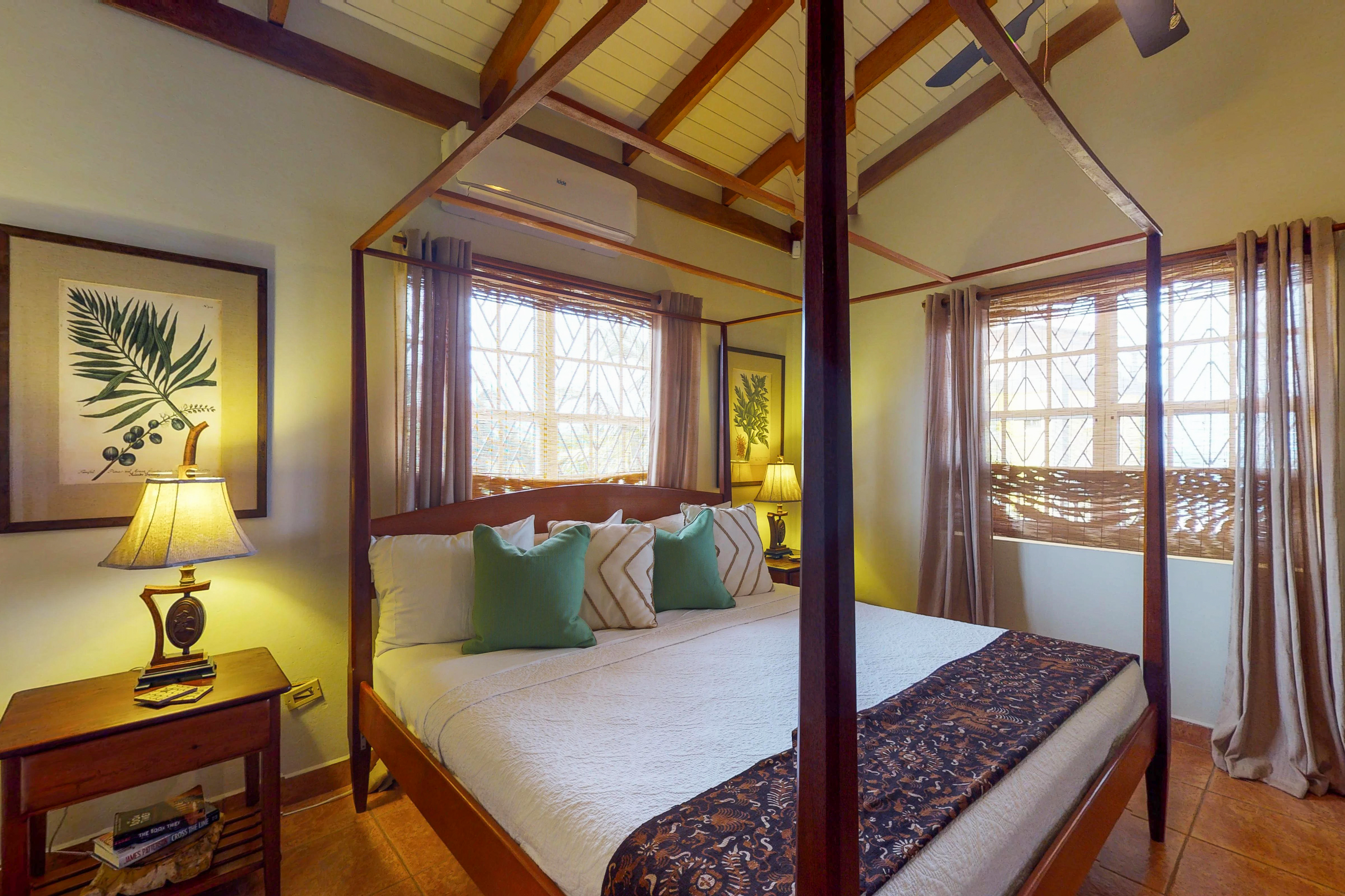 Ambergris Caye Home 1008294